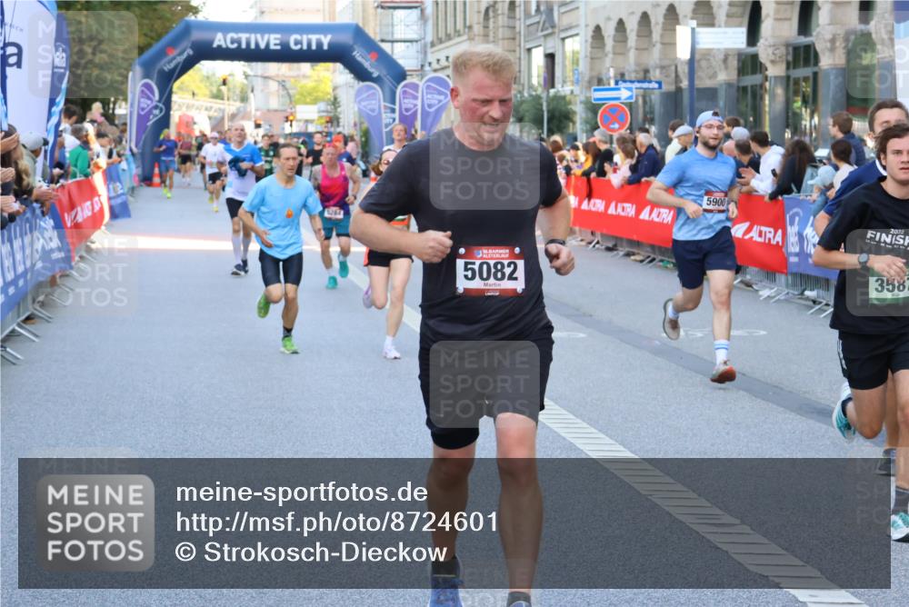 07.09.2025 - BARMER Alsterlauf Strokosch-Dieckow http://msf.ph/oto/8724601 07.09.2025 09:48:55 Ziel 2027, 2769, 2854, 2855, 2899, 2921, 3120, 3167, 3449, 3450, 3565, 3588, 3694, 4171, 4204, 4611, 4612, 4797, 5338, 5717, 5740, 5881, 5958, 6233, 6328, 8281, 8414 meine-sportfotos.de