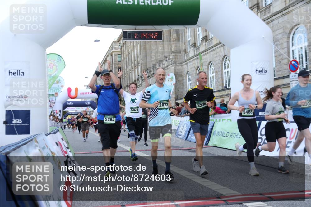 07.09.2025 - BARMER Alsterlauf Strokosch-Dieckow http://msf.ph/oto/8724603 07.09.2025 10:14:40 Ziel 2073, 2232, 2264, 2403, 2688, 3346, 3503, 3504, 3697, 3734, 3735, 4213, 4489, 4553, 4699, 5277, 5278, 5447, 5468, 6145, 6282, 6284, 8195, 8224, 8226 meine-sportfotos.de