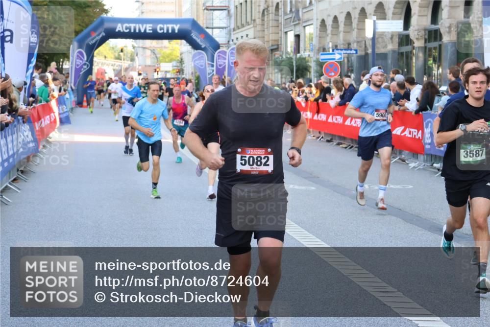 07.09.2025 - BARMER Alsterlauf Strokosch-Dieckow http://msf.ph/oto/8724604 07.09.2025 09:48:55 Ziel 2027, 2769, 2854, 2855, 2899, 2921, 3120, 3167, 3449, 3450, 3565, 3588, 3694, 4171, 4204, 4611, 4612, 4797, 5338, 5717, 5740, 5881, 5958, 6233, 6328, 8281, 8414 meine-sportfotos.de