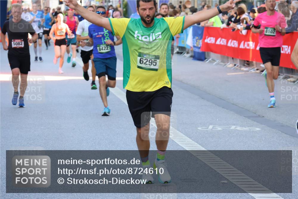 07.09.2025 - BARMER Alsterlauf Strokosch-Dieckow http://msf.ph/oto/8724610 07.09.2025 09:48:49 Ziel 2027, 2769, 2790, 2899, 2921, 3167, 3449, 3450, 3505, 3588, 3694, 4171, 4611, 4612, 4684, 4797, 5095, 5219, 5617, 5717, 5725, 5740, 5958, 6203, 6328, 8281, 8291, 8414 meine-sportfotos.de