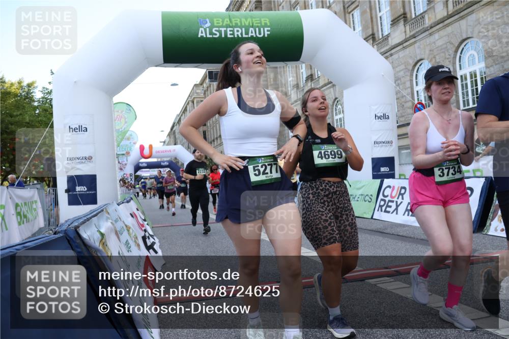 07.09.2025 - BARMER Alsterlauf Strokosch-Dieckow http://msf.ph/oto/8724625 07.09.2025 10:14:46 Ziel 2232, 2403, 2688, 2929, 2930, 3236, 3346, 3734, 3735, 3929, 4213, 4489, 4553, 4699, 5277, 5278, 5795, 6145, 6165, 6337, 8101, 8120, 8195, 8224 meine-sportfotos.de