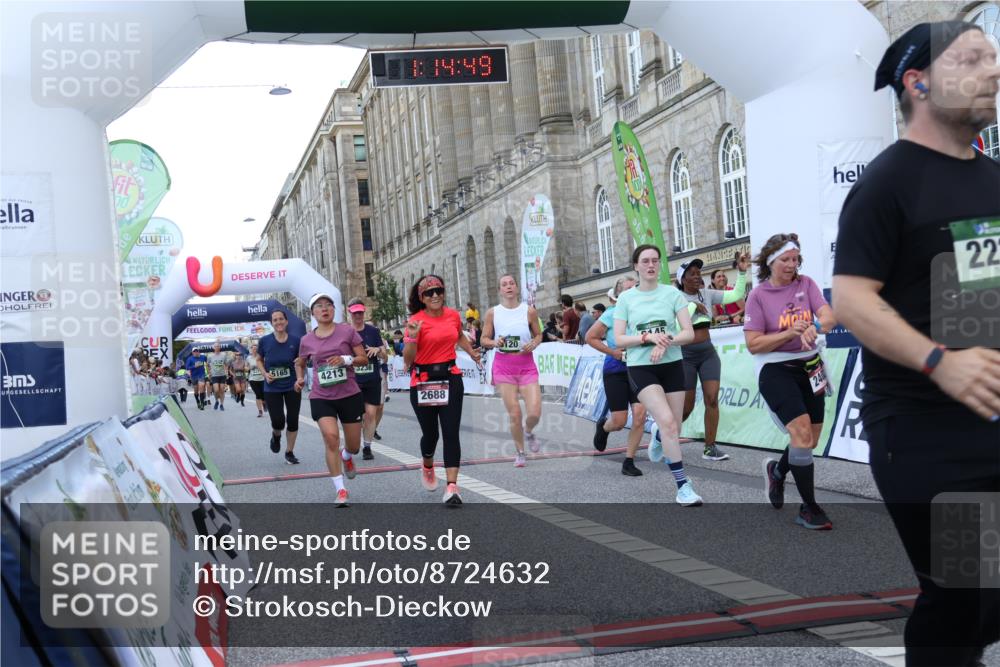 07.09.2025 - BARMER Alsterlauf Strokosch-Dieckow http://msf.ph/oto/8724632 07.09.2025 10:14:48 Ziel 2232, 2296, 2403, 2688, 2929, 2930, 3236, 3346, 3734, 3929, 4213, 4489, 4699, 5277, 5278, 5795, 6145, 6165, 6312, 6337, 8101, 8120, 8195, 8224, 8257 meine-sportfotos.de