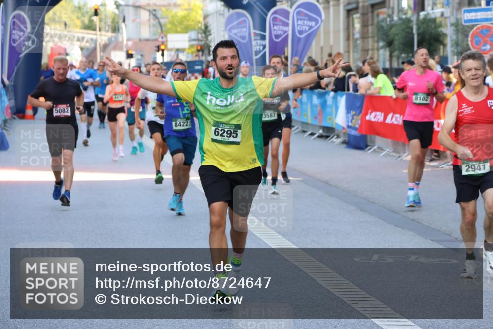 07.09.2025 - BARMER Alsterlauf Strokosch-Dieckow http://msf.ph/oto/8724647 07.09.2025 09:48:48 Ziel 2027, 2769, 2790, 2899, 2921, 3167, 3450, 3505, 3588, 3694, 4171, 4611, 4612, 4684, 5095, 5219, 5617, 5717, 5725, 5740, 5958, 6203, 6256, 6328, 8281, 8291, 8414 meine-sportfotos.de