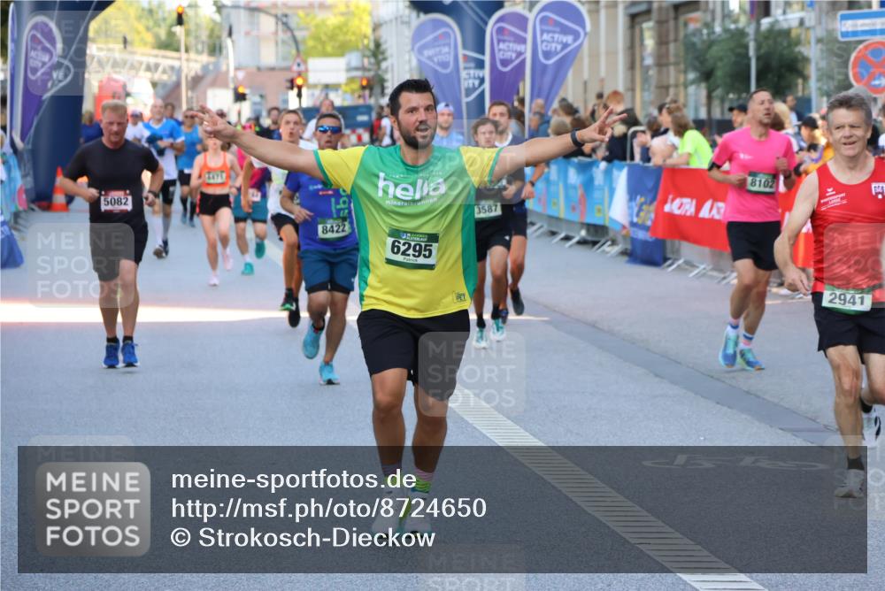 07.09.2025 - BARMER Alsterlauf Strokosch-Dieckow http://msf.ph/oto/8724650 07.09.2025 09:48:48 Ziel 2027, 2769, 2790, 2899, 2921, 3167, 3450, 3505, 3588, 3694, 4171, 4611, 4612, 4684, 5095, 5219, 5617, 5717, 5725, 5740, 5958, 6203, 6256, 6328, 8281, 8291, 8414 meine-sportfotos.de