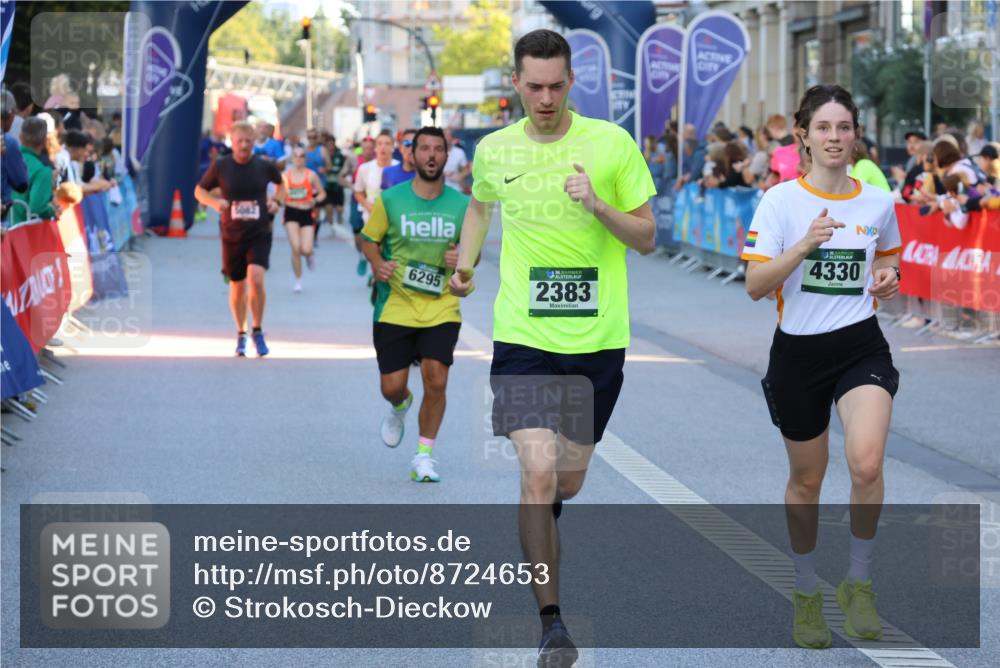 07.09.2025 - BARMER Alsterlauf Strokosch-Dieckow http://msf.ph/oto/8724653 07.09.2025 09:48:46 Ziel 2027, 2769, 2790, 2899, 2921, 2960, 3167, 3450, 3505, 3588, 4171, 4611, 4612, 4684, 5095, 5219, 5273, 5617, 5717, 5725, 5740, 5958, 6203, 6256, 8281, 8291, 8414 meine-sportfotos.de