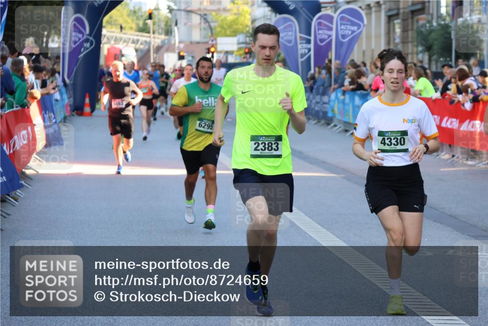 07.09.2025 - BARMER Alsterlauf Strokosch-Dieckow http://msf.ph/oto/8724659 07.09.2025 09:48:46 Ziel 2027, 2769, 2790, 2899, 2921, 2960, 3167, 3450, 3505, 3588, 4171, 4611, 4612, 4684, 5095, 5219, 5273, 5617, 5717, 5725, 5740, 5958, 6203, 6256, 8281, 8291, 8414 meine-sportfotos.de