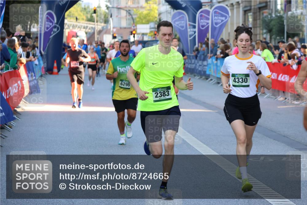 07.09.2025 - BARMER Alsterlauf Strokosch-Dieckow http://msf.ph/oto/8724665 07.09.2025 09:48:46 Ziel 2027, 2769, 2790, 2899, 2921, 2960, 3167, 3450, 3505, 3588, 4171, 4611, 4612, 4684, 5095, 5219, 5273, 5617, 5717, 5725, 5740, 5958, 6203, 6256, 8281, 8291, 8414 meine-sportfotos.de