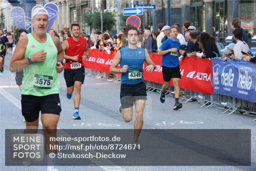 07.09.2025 - BARMER Alsterlauf Strokosch-Dieckow http://msf.ph/oto/8724671 07.09.2025 09:48:44 Ziel 2027, 2769, 2790, 2899, 2921, 2960, 3450, 3505, 3588, 4171, 4611, 4612, 4684, 5095, 5219, 5273, 5617, 5717, 5725, 5740, 6203, 6256, 8291, 8414 meine-sportfotos.de