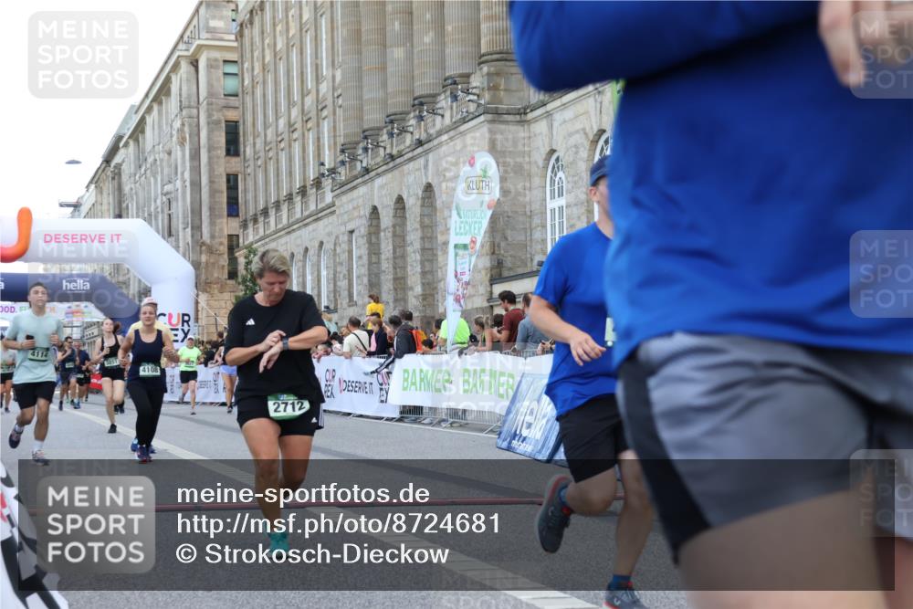 07.09.2025 - BARMER Alsterlauf Strokosch-Dieckow http://msf.ph/oto/8724681 07.09.2025 10:15:03 Ziel 2225, 2621, 2712, 2873, 3851, 4108, 4364, 4422 meine-sportfotos.de