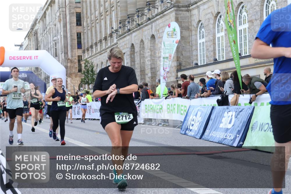 07.09.2025 - BARMER Alsterlauf Strokosch-Dieckow http://msf.ph/oto/8724682 07.09.2025 10:15:04 Ziel 2225, 2621, 2712, 2873, 3851, 4108, 4364, 4422 meine-sportfotos.de