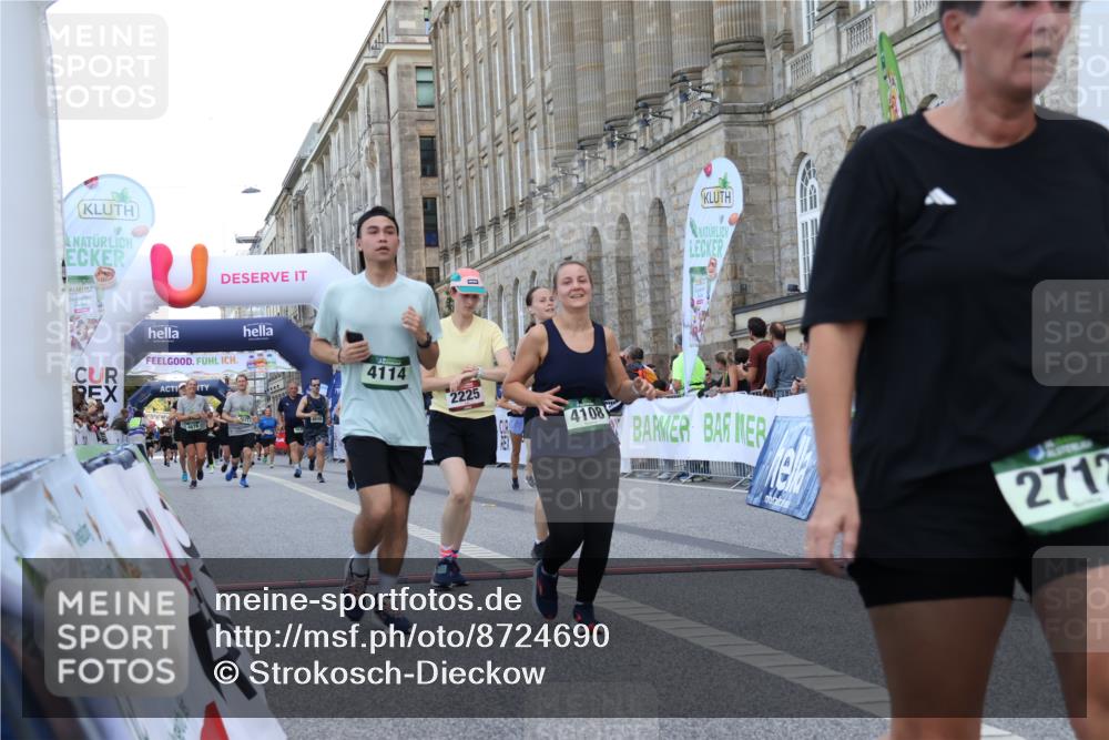 07.09.2025 - BARMER Alsterlauf Strokosch-Dieckow http://msf.ph/oto/8724690 07.09.2025 10:15:06 Ziel 2225, 2442, 2621, 2712, 3851, 4108, 4364, 4422, 4670, 8258 meine-sportfotos.de