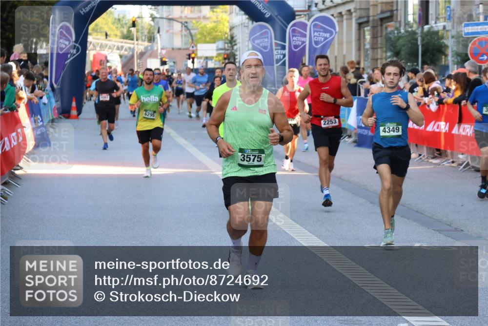 07.09.2025 - BARMER Alsterlauf Strokosch-Dieckow http://msf.ph/oto/8724692 07.09.2025 09:48:43 Ziel 2027, 2769, 2790, 2899, 2921, 2960, 3450, 3505, 3588, 4171, 4684, 5095, 5219, 5273, 5617, 5725, 5740, 6203, 6256, 8291, 8414 meine-sportfotos.de