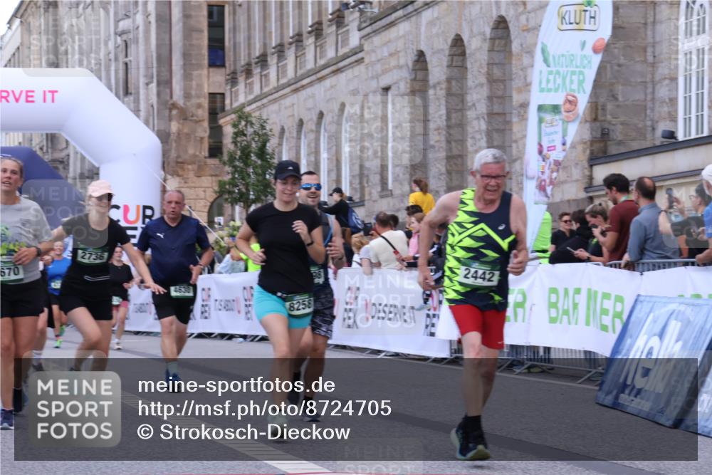 07.09.2025 - BARMER Alsterlauf Strokosch-Dieckow http://msf.ph/oto/8724705 07.09.2025 10:15:11 Ziel 2225, 2442, 2621, 2736, 3221, 3851, 4422, 4630, 4670, 4671, 4898, 6344, 8258 meine-sportfotos.de