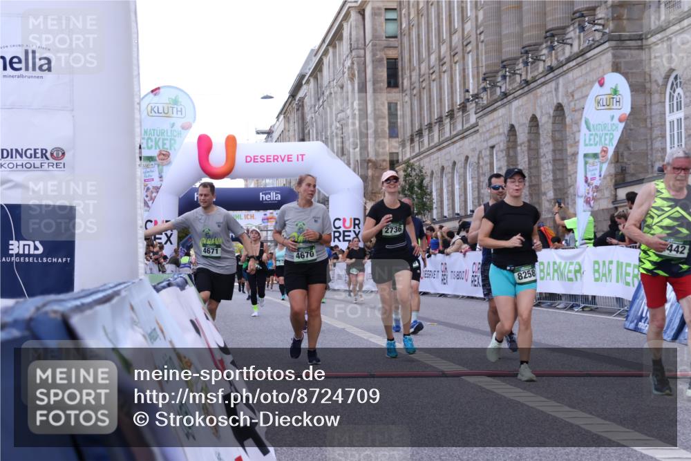 07.09.2025 - BARMER Alsterlauf Strokosch-Dieckow http://msf.ph/oto/8724709 07.09.2025 10:15:12 Ziel 2442, 2621, 2736, 3221, 3851, 4422, 4630, 4670, 4671, 4725, 4734, 4742, 4898, 5036, 6344, 8258 meine-sportfotos.de