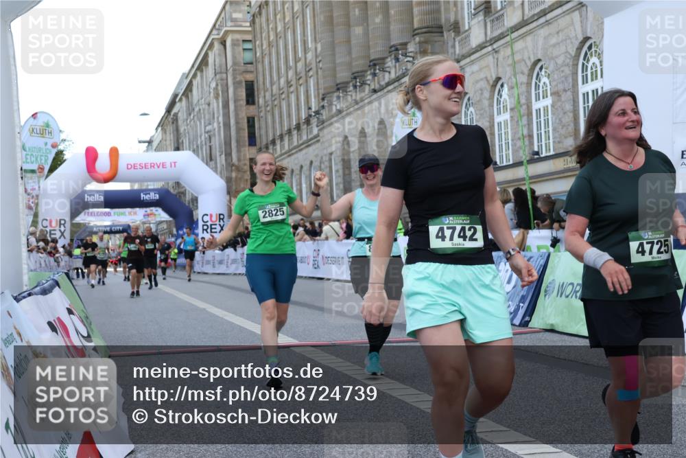 07.09.2025 - BARMER Alsterlauf Strokosch-Dieckow http://msf.ph/oto/8724739 07.09.2025 10:15:21 Ziel 2825, 3221, 3455, 3466, 4630, 4725, 4734, 4742, 4883, 5036, 6344, 8296 meine-sportfotos.de