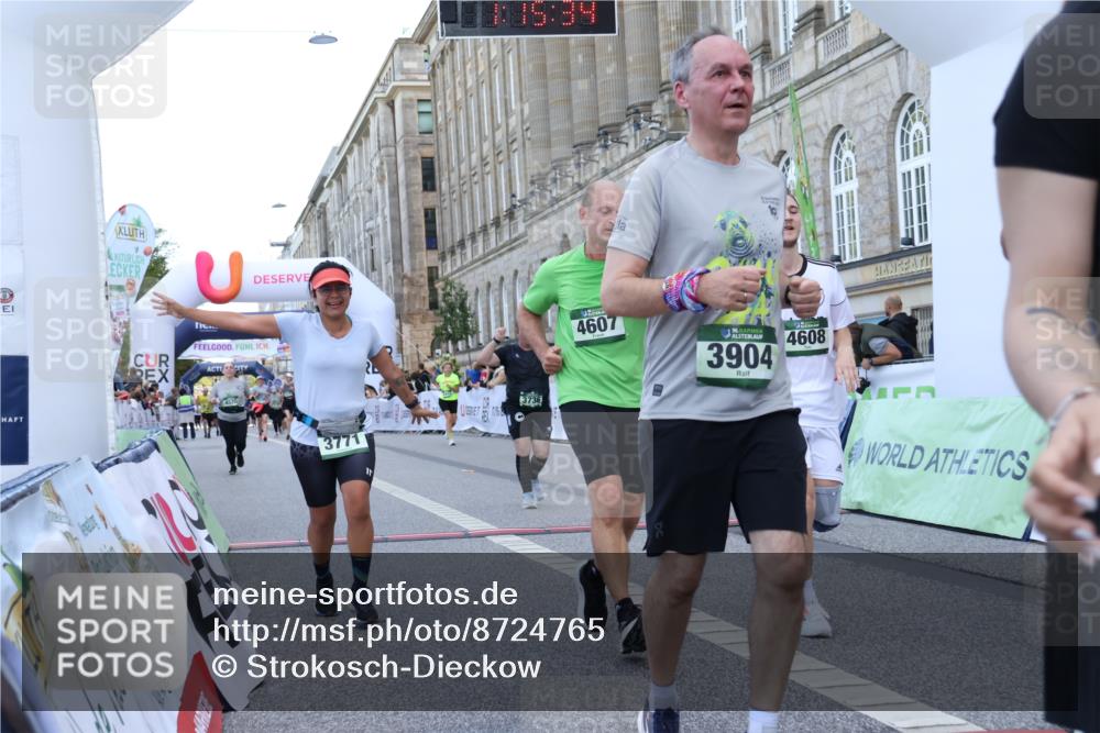 07.09.2025 - BARMER Alsterlauf Strokosch-Dieckow http://msf.ph/oto/8724765 07.09.2025 10:15:32 Ziel 3736, 3771, 3904, 4520, 4607, 4608, 4845, 5280, 5281, 6345, 8413 meine-sportfotos.de