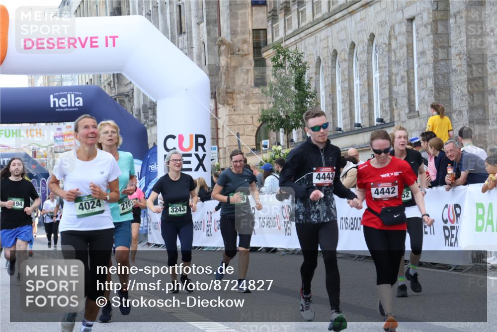 07.09.2025 - BARMER Alsterlauf Strokosch-Dieckow http://msf.ph/oto/8724827 07.09.2025 10:15:57 Ziel 2674, 2705, 2936, 3243, 3548, 3885, 3886, 4024, 4177, 4442, 4443, 5952 meine-sportfotos.de