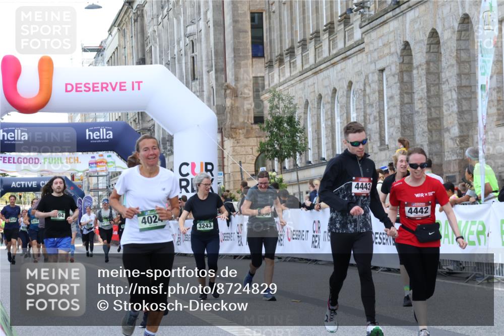 07.09.2025 - BARMER Alsterlauf Strokosch-Dieckow http://msf.ph/oto/8724829 07.09.2025 10:15:58 Ziel 2674, 2705, 2936, 3243, 3885, 3886, 4024, 4177, 4442, 4443, 5952, 6194 meine-sportfotos.de