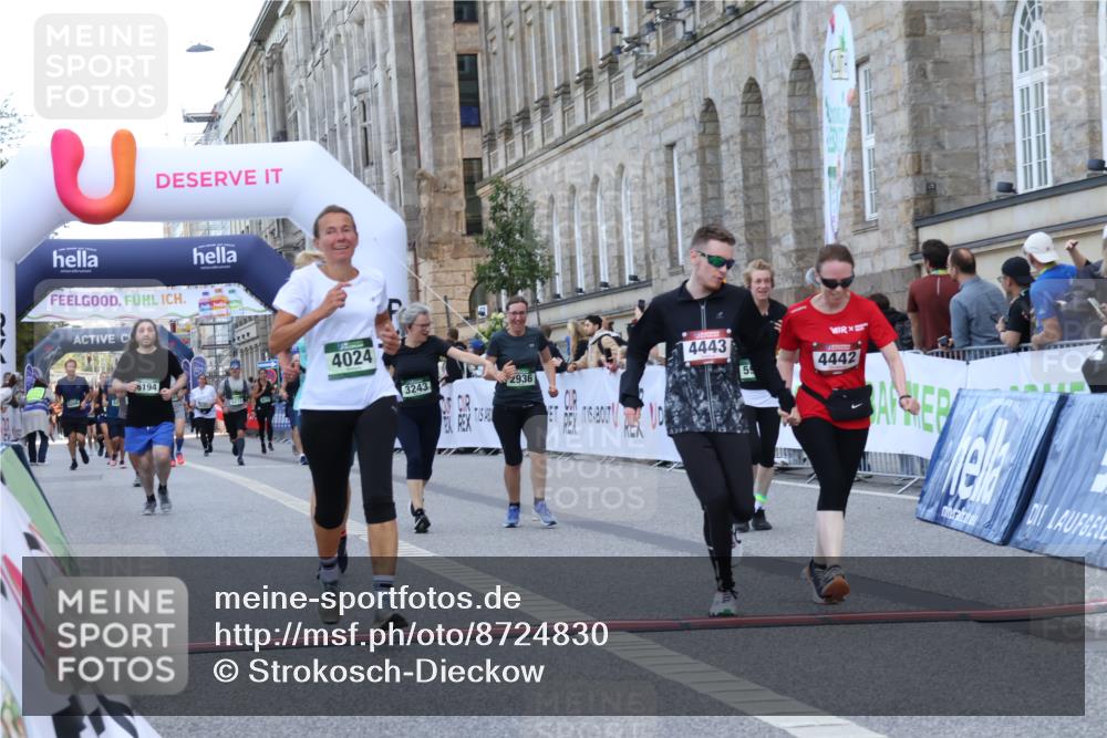 07.09.2025 - BARMER Alsterlauf Strokosch-Dieckow http://msf.ph/oto/8724830 07.09.2025 10:15:59 Ziel 2705, 2936, 3243, 3885, 3886, 4024, 4442, 4443, 5952, 6194, 8482 meine-sportfotos.de