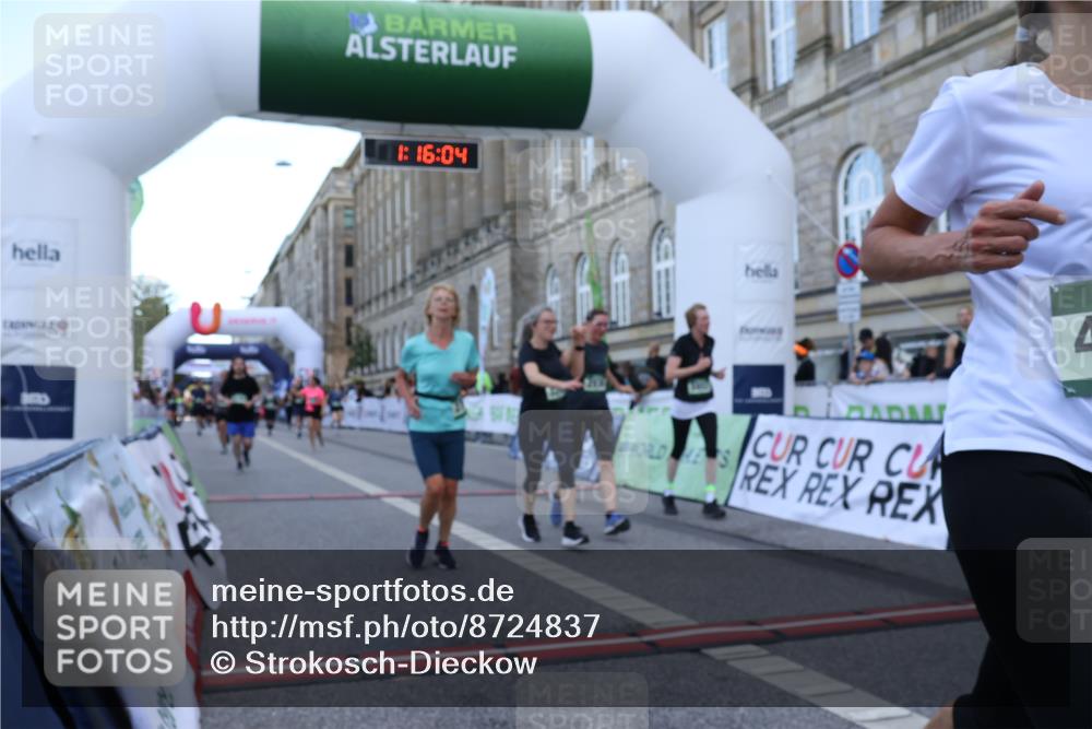 07.09.2025 - BARMER Alsterlauf Strokosch-Dieckow http://msf.ph/oto/8724837 07.09.2025 10:16:02 Ziel 2698, 2705, 2936, 2950, 3243, 3703, 3776, 4024, 4268, 4442, 4443, 5952, 6194, 8482 meine-sportfotos.de