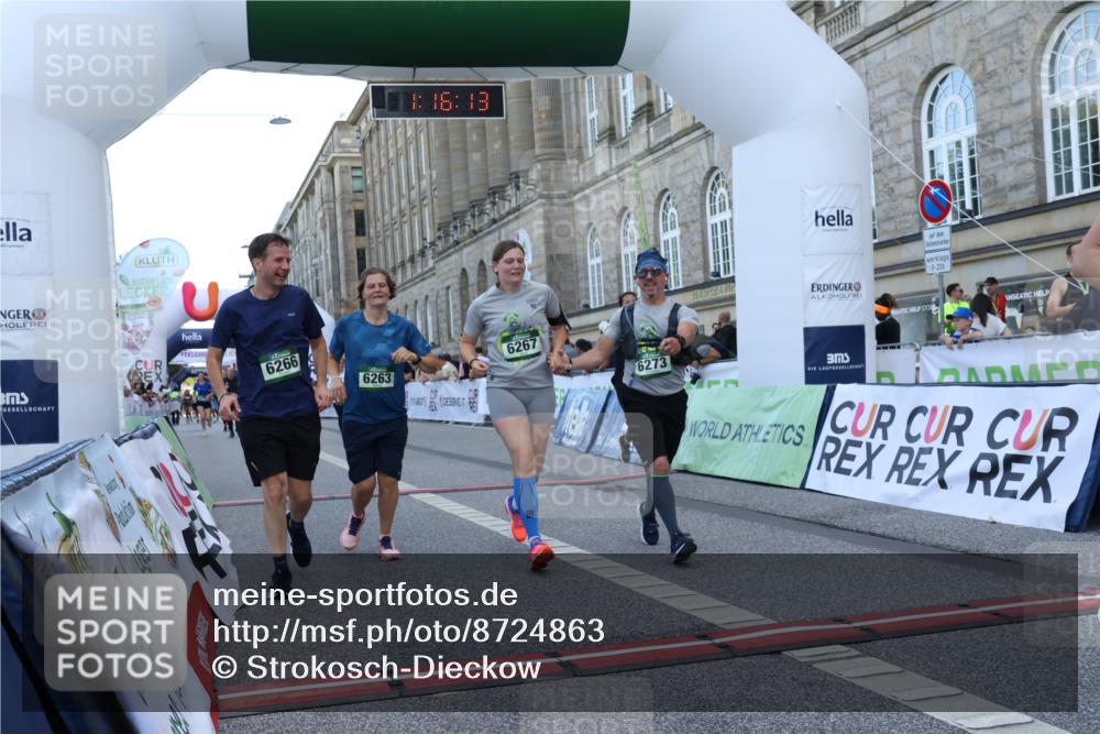 07.09.2025 - BARMER Alsterlauf Strokosch-Dieckow http://msf.ph/oto/8724863 07.09.2025 10:16:11 Ziel 2132, 2698, 2950, 3703, 3776, 4007, 4210, 4268, 4318, 5507, 6047, 6263, 6266, 6267, 6273, 8482 meine-sportfotos.de