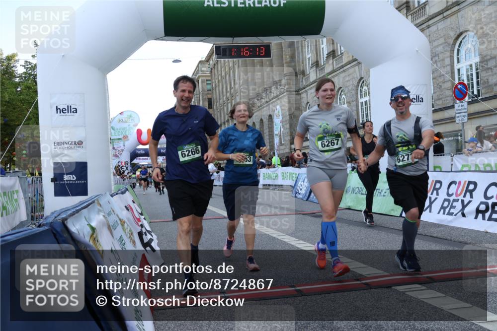 07.09.2025 - BARMER Alsterlauf Strokosch-Dieckow http://msf.ph/oto/8724867 07.09.2025 10:16:11 Ziel 2132, 2698, 2950, 3703, 3776, 4007, 4210, 4268, 4318, 5507, 6047, 6263, 6266, 6267, 6273, 8482 meine-sportfotos.de