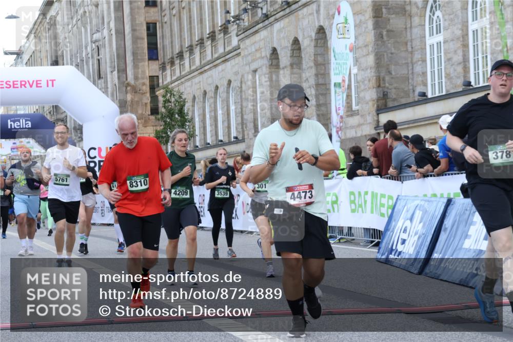 07.09.2025 - BARMER Alsterlauf Strokosch-Dieckow http://msf.ph/oto/8724889 07.09.2025 10:16:23 Ziel 2132, 2354, 2407, 2943, 2961, 3002, 3014, 3539, 3540, 3774, 3781, 3817, 4209, 4318, 4473, 4655, 5761, 8222, 8310 meine-sportfotos.de
