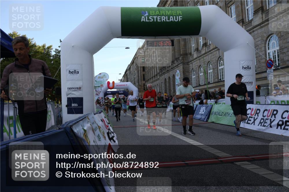 07.09.2025 - BARMER Alsterlauf Strokosch-Dieckow http://msf.ph/oto/8724892 07.09.2025 10:16:24 Ziel 2354, 2407, 2943, 2961, 3002, 3014, 3539, 3540, 3648, 3774, 3781, 3817, 4209, 4473, 4655, 5761, 8222, 8310 meine-sportfotos.de