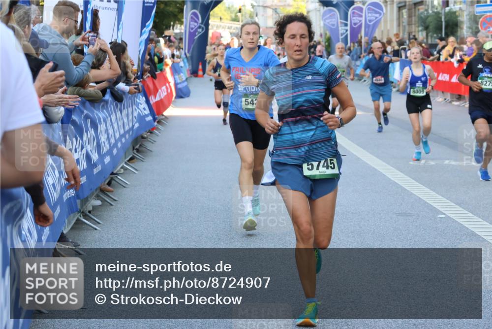 07.09.2025 - BARMER Alsterlauf Strokosch-Dieckow http://msf.ph/oto/8724907 07.09.2025 09:47:58 Ziel 2240, 2626, 2891, 2954, 3206, 3290, 3563, 3711, 3767, 3901, 4098, 4304, 4551, 4785, 5110, 5341, 5380, 5487, 5592, 5606, 5628, 5696, 5777, 6244, 6249, 8317 meine-sportfotos.de