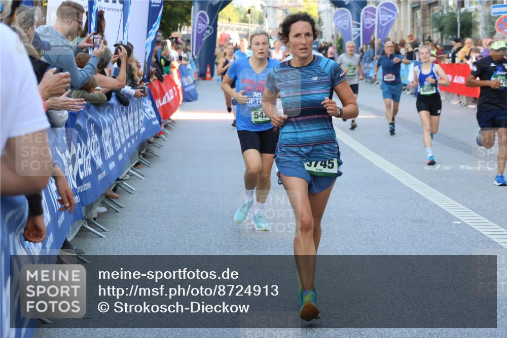 07.09.2025 - BARMER Alsterlauf Strokosch-Dieckow http://msf.ph/oto/8724913 07.09.2025 09:47:57 Ziel 2240, 2626, 2891, 2954, 3206, 3290, 3563, 3711, 3767, 3901, 4304, 4551, 4785, 5110, 5208, 5341, 5380, 5487, 5592, 5606, 5628, 5696, 5777, 6244, 6249, 8317 meine-sportfotos.de