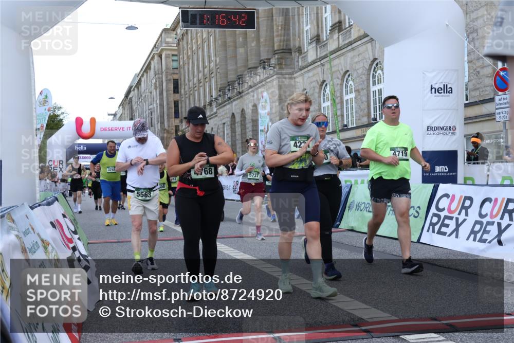 07.09.2025 - BARMER Alsterlauf Strokosch-Dieckow http://msf.ph/oto/8724920 07.09.2025 10:16:41 Ziel 2321, 2343, 2473, 2974, 3061, 3429, 3430, 3621, 3742, 3903, 4070, 4221, 4719, 4720, 4768, 5121, 5563, 5676, 5737, 5756, 8018, 8313, 8468 meine-sportfotos.de