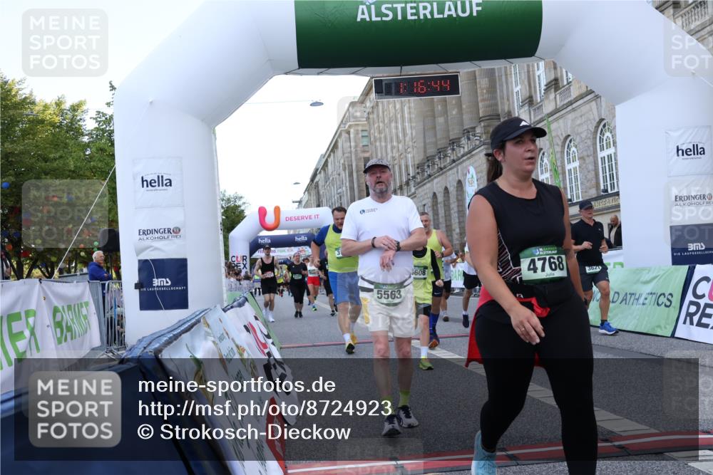 07.09.2025 - BARMER Alsterlauf Strokosch-Dieckow http://msf.ph/oto/8724923 07.09.2025 10:16:42 Ziel 2321, 2343, 2473, 2974, 3061, 3429, 3430, 3621, 3742, 3903, 4070, 4221, 4719, 4720, 4768, 5121, 5563, 5676, 5737, 5756, 8018, 8313, 8468 meine-sportfotos.de