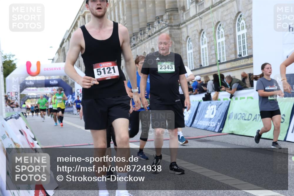 07.09.2025 - BARMER Alsterlauf Strokosch-Dieckow http://msf.ph/oto/8724938 07.09.2025 10:16:48 Ziel 2321, 2343, 2473, 2638, 3061, 3127, 3429, 3430, 3582, 3742, 3903, 4070, 5121, 5360, 5676, 5756, 6247, 8018, 8433, 8468 meine-sportfotos.de