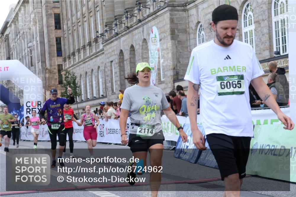 07.09.2025 - BARMER Alsterlauf Strokosch-Dieckow http://msf.ph/oto/8724962 07.09.2025 10:17:03 Ziel 2114, 2849, 2857, 3011, 4495, 4497, 4673, 4674, 5261, 5936, 6065, 8361 meine-sportfotos.de