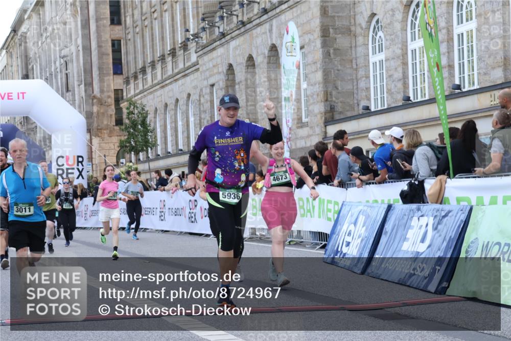 07.09.2025 - BARMER Alsterlauf Strokosch-Dieckow http://msf.ph/oto/8724967 07.09.2025 10:17:04 Ziel 2114, 2857, 3011, 4495, 4497, 4673, 4674, 5261, 5597, 5936, 6065, 6110, 8361 meine-sportfotos.de