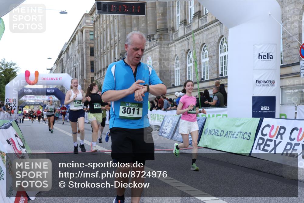 07.09.2025 - BARMER Alsterlauf Strokosch-Dieckow http://msf.ph/oto/8724976 07.09.2025 10:17:09 Ziel 2857, 3011, 3808, 3933, 4154, 4402, 4495, 4497, 4534, 4673, 4674, 5163, 5261, 5597, 5936, 6110, 8361 meine-sportfotos.de
