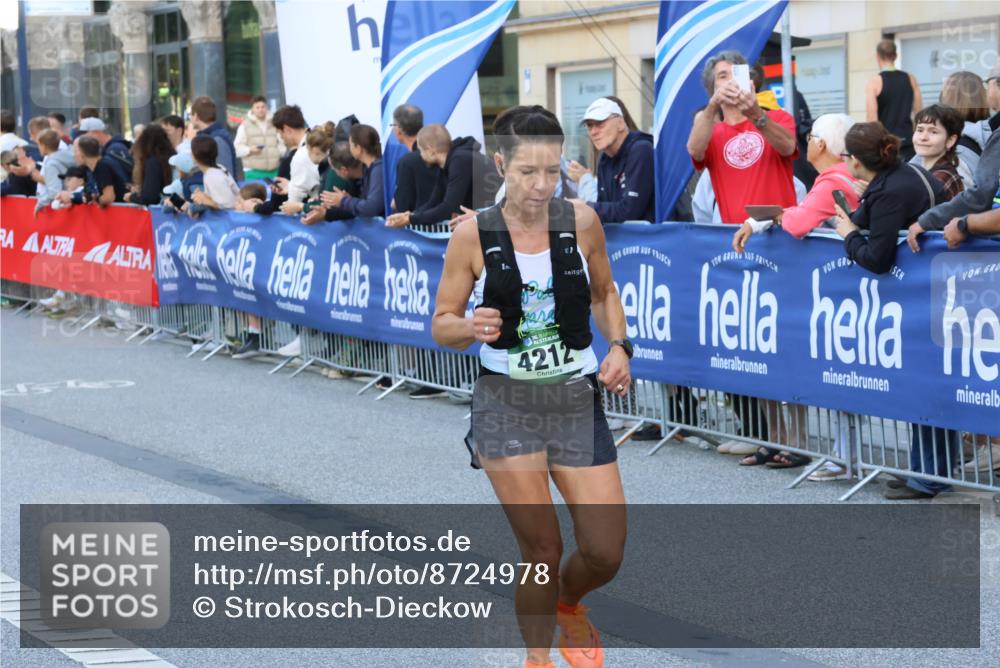 07.09.2025 - BARMER Alsterlauf Strokosch-Dieckow http://msf.ph/oto/8724978 07.09.2025 09:47:43 Ziel 2081, 2240, 2891, 3465, 3563, 4551, 4602, 4785, 4946, 5110, 5208, 5341, 5592, 5757, 6015, 6016, 6244, 6249, 8009, 8275, 8293, 8469 meine-sportfotos.de