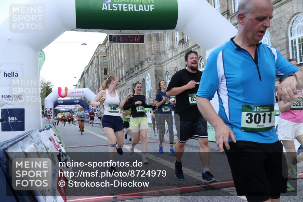 07.09.2025 - BARMER Alsterlauf Strokosch-Dieckow http://msf.ph/oto/8724979 07.09.2025 10:17:10 Ziel 2857, 3011, 3808, 3933, 4154, 4402, 4495, 4497, 4534, 4673, 4674, 5163, 5261, 5597, 5888, 5936, 6110, 8361 meine-sportfotos.de
