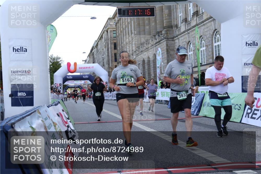 07.09.2025 - BARMER Alsterlauf Strokosch-Dieckow http://msf.ph/oto/8724989 07.09.2025 10:17:15 Ziel 2857, 3808, 3933, 4154, 4402, 4534, 4693, 4765, 5163, 5597, 5888, 6110, 8131, 8138 meine-sportfotos.de
