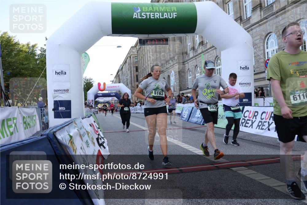 07.09.2025 - BARMER Alsterlauf Strokosch-Dieckow http://msf.ph/oto/8724991 07.09.2025 10:17:15 Ziel 2857, 3808, 3933, 4154, 4402, 4534, 4693, 4765, 5163, 5597, 5888, 6110, 8131, 8138 meine-sportfotos.de