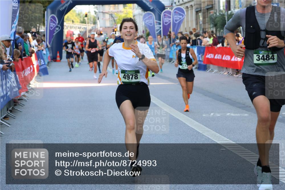 07.09.2025 - BARMER Alsterlauf Strokosch-Dieckow http://msf.ph/oto/8724993 07.09.2025 09:47:38 Ziel 2081, 2240, 2278, 2584, 3465, 4602, 4785, 4884, 4946, 5110, 5208, 5423, 5745, 5757, 5917, 6015, 6016, 6249, 8009, 8275, 8293, 8469 meine-sportfotos.de