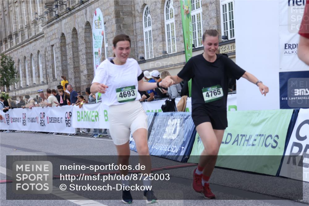 07.09.2025 - BARMER Alsterlauf Strokosch-Dieckow http://msf.ph/oto/8725003 07.09.2025 10:17:20 Ziel 3403, 4154, 4402, 4693, 4765, 5888, 8131, 8138 meine-sportfotos.de