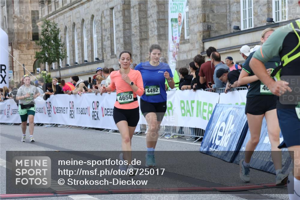 07.09.2025 - BARMER Alsterlauf Strokosch-Dieckow http://msf.ph/oto/8725017 07.09.2025 10:17:33 Ziel 2447, 2448, 2461, 2555, 2718, 4065, 4113, 4115, 4492, 4650, 4995, 5832 meine-sportfotos.de