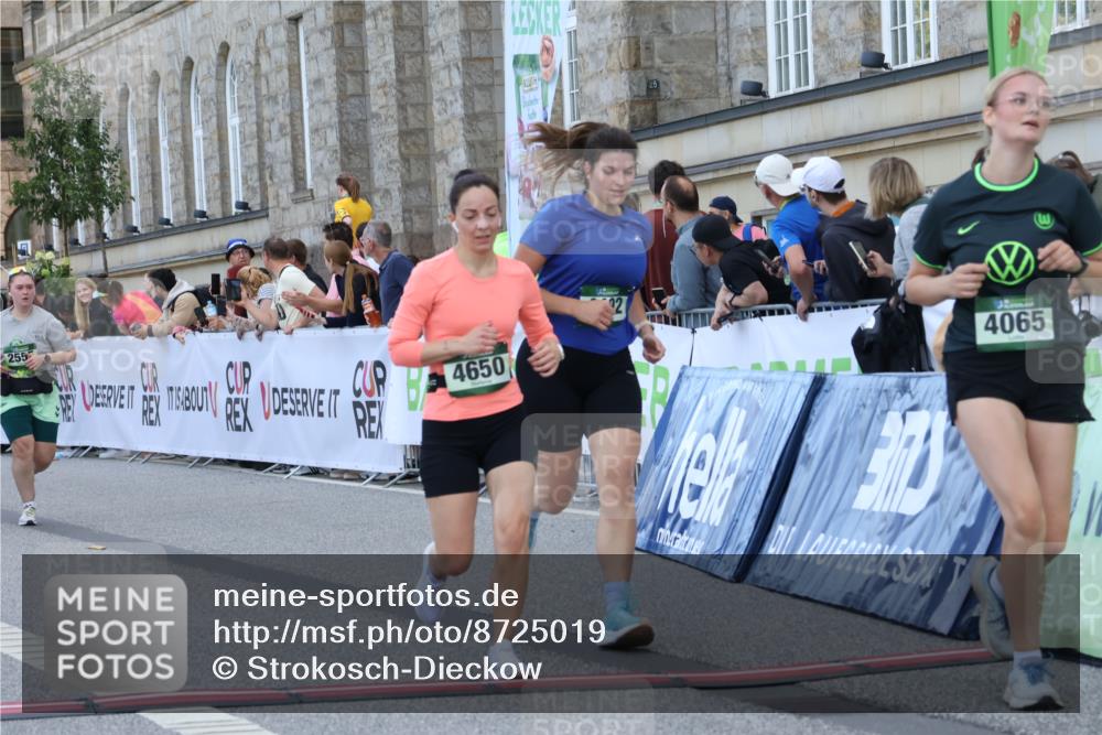 07.09.2025 - BARMER Alsterlauf Strokosch-Dieckow http://msf.ph/oto/8725019 07.09.2025 10:17:33 Ziel 2447, 2448, 2461, 2555, 2718, 4065, 4113, 4115, 4492, 4650, 4995, 5832 meine-sportfotos.de