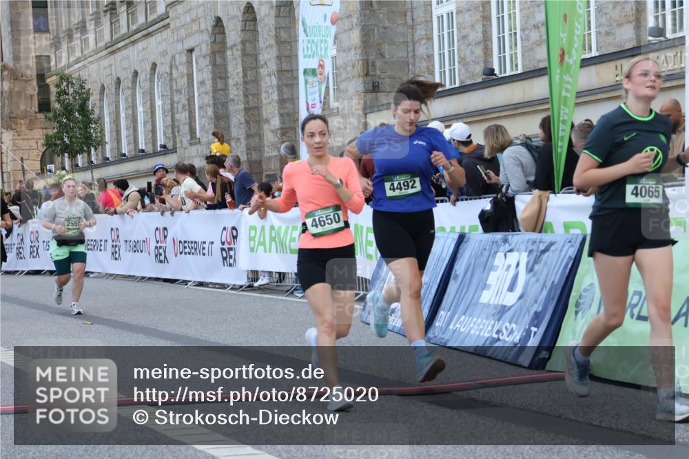 07.09.2025 - BARMER Alsterlauf Strokosch-Dieckow http://msf.ph/oto/8725020 07.09.2025 10:17:33 Ziel 2447, 2448, 2461, 2555, 2718, 4065, 4113, 4115, 4492, 4650, 4995, 5832 meine-sportfotos.de