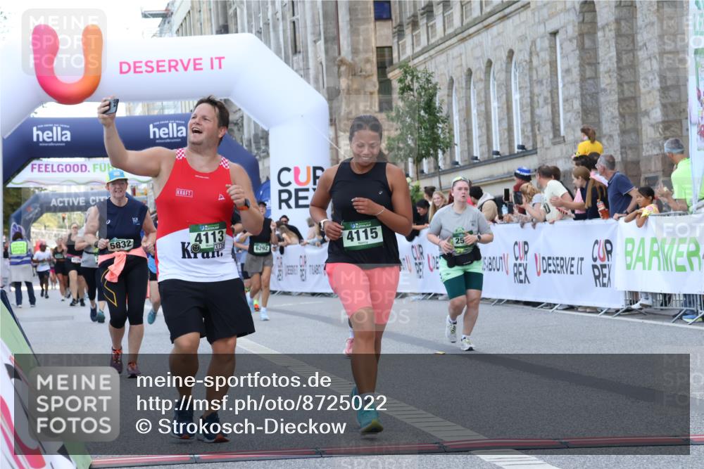 07.09.2025 - BARMER Alsterlauf Strokosch-Dieckow http://msf.ph/oto/8725022 07.09.2025 10:17:34 Ziel 2447, 2448, 2461, 2555, 2718, 4065, 4113, 4115, 4492, 4650, 4995, 5832 meine-sportfotos.de