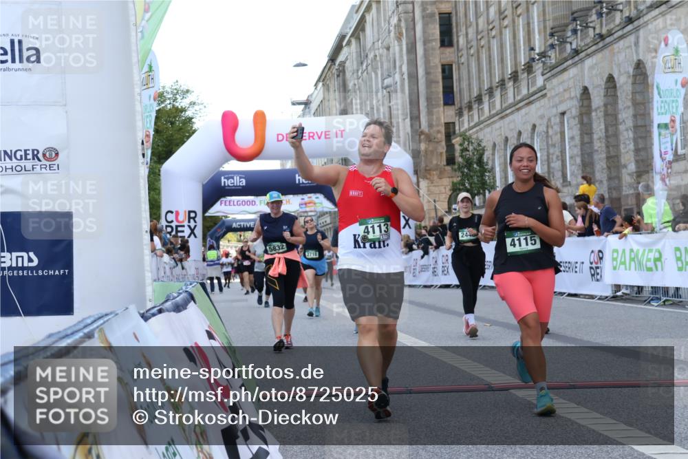 07.09.2025 - BARMER Alsterlauf Strokosch-Dieckow http://msf.ph/oto/8725025 07.09.2025 10:17:35 Ziel 2447, 2448, 2461, 2555, 2718, 4065, 4113, 4115, 4492, 4650, 4995, 5232, 5832, 6292 meine-sportfotos.de