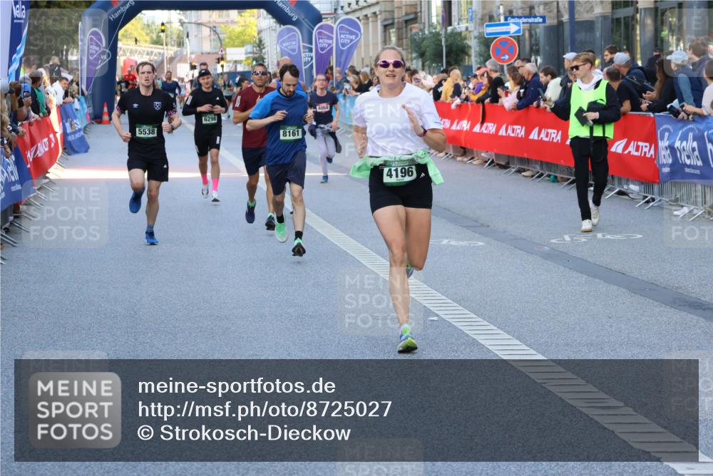 07.09.2025 - BARMER Alsterlauf Strokosch-Dieckow http://msf.ph/oto/8725027 07.09.2025 09:47:28 Ziel 2081, 2121, 2278, 2584, 2656, 3465, 3650, 3974, 4034, 4182, 4731, 4884, 4946, 4977, 5043, 5423, 5745, 5757, 5917, 5966, 6016, 6131, 8009, 8275, 8293, 8391 meine-sportfotos.de
