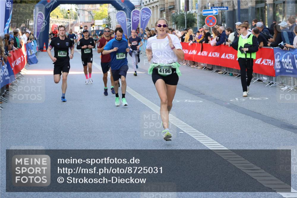 07.09.2025 - BARMER Alsterlauf Strokosch-Dieckow http://msf.ph/oto/8725031 07.09.2025 09:47:28 Ziel 2081, 2121, 2278, 2584, 2656, 3465, 3650, 3974, 4034, 4182, 4731, 4884, 4946, 4977, 5043, 5423, 5745, 5757, 5917, 5966, 6016, 6131, 8009, 8275, 8293, 8391 meine-sportfotos.de