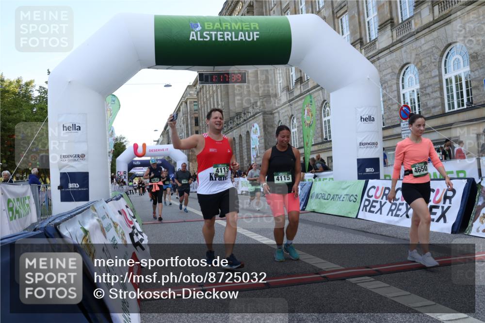 07.09.2025 - BARMER Alsterlauf Strokosch-Dieckow http://msf.ph/oto/8725032 07.09.2025 10:17:37 Ziel 2031, 2222, 2447, 2448, 2461, 2555, 2718, 4065, 4113, 4115, 4492, 4650, 4995, 5232, 5832, 6292 meine-sportfotos.de